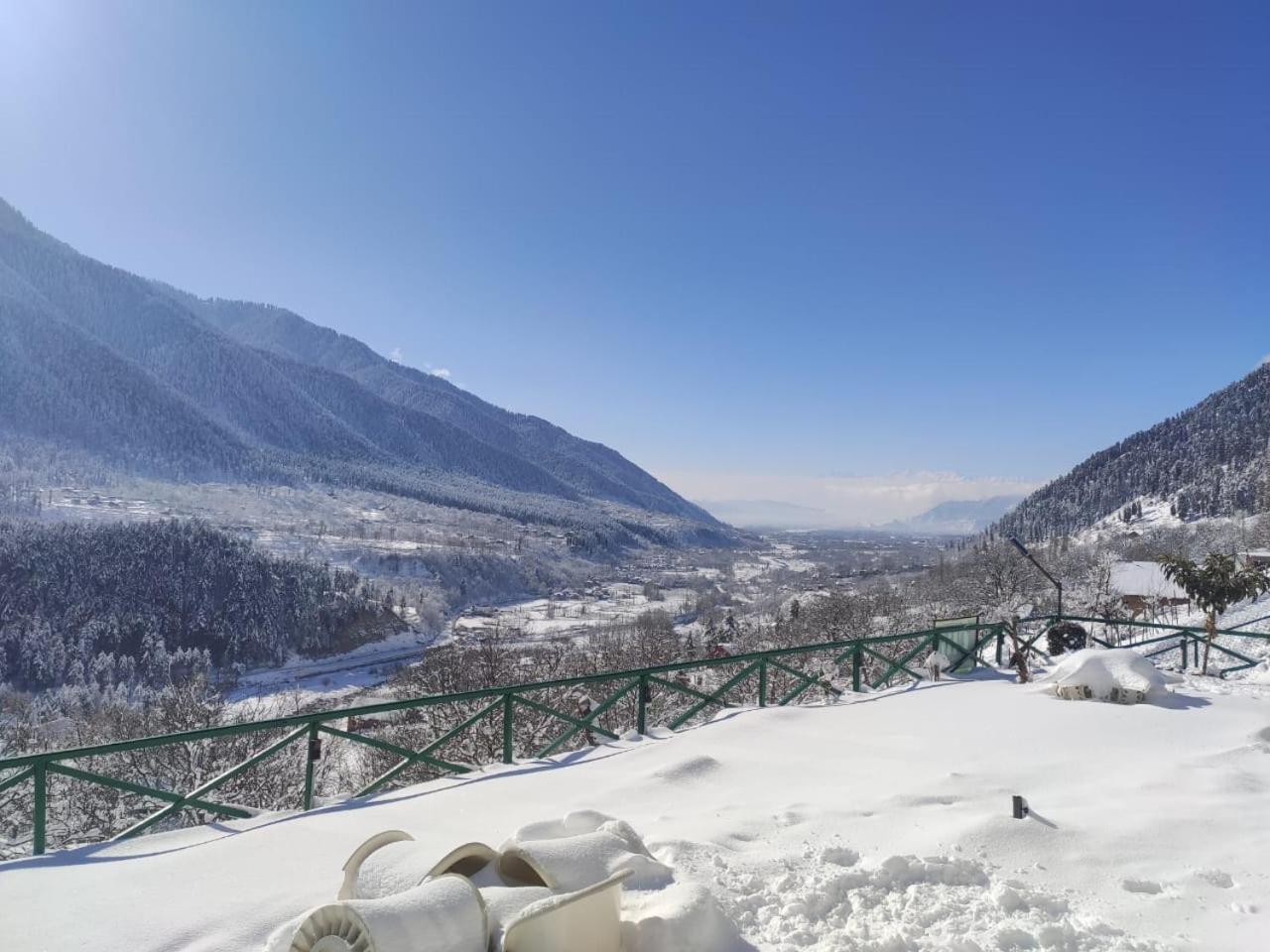 Cliff Cottage Pahalgam, Kashmir Batakut Экстерьер фото