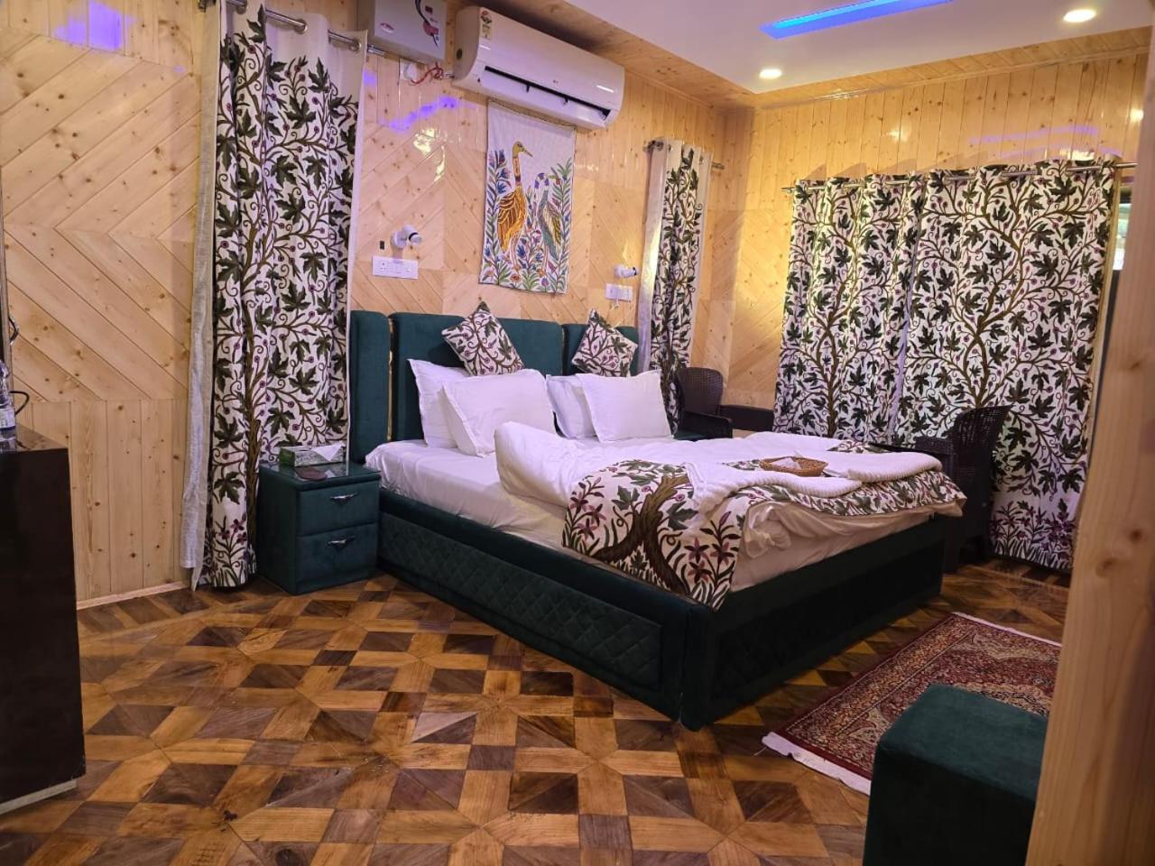 Cliff Cottage Pahalgam, Kashmir Batakut Экстерьер фото