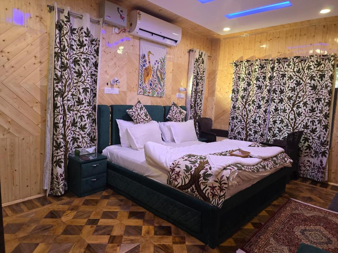 Cliff Cottage Pahalgam, Kashmir Batakut Экстерьер фото