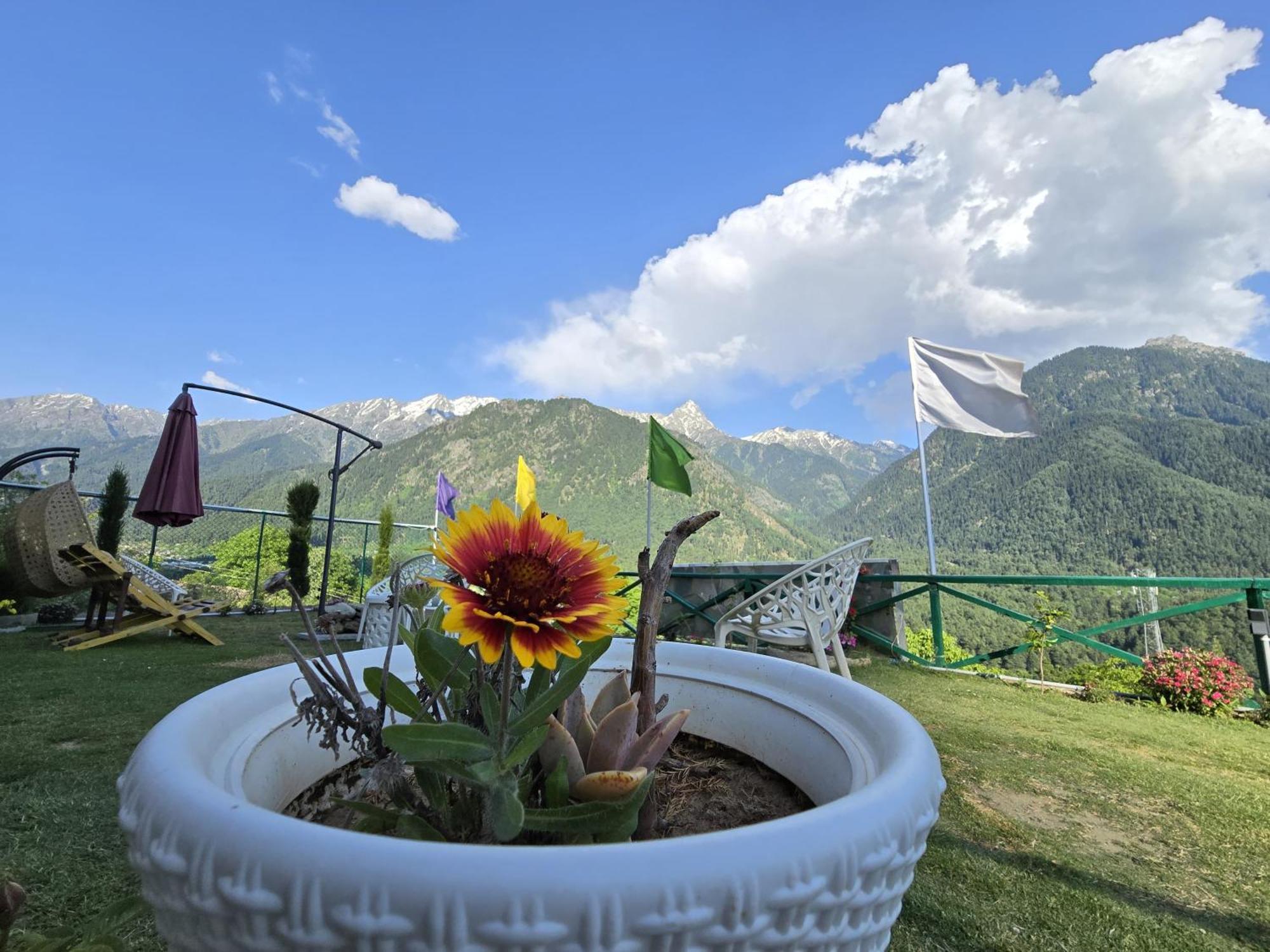 Cliff Cottage Pahalgam, Kashmir Batakut Экстерьер фото