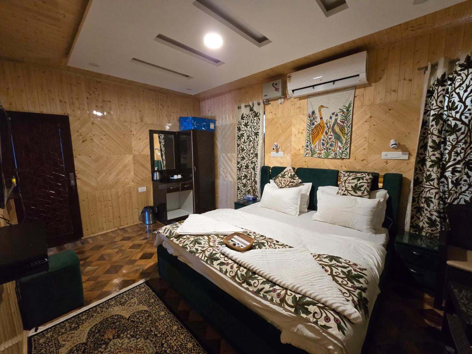 Cliff Cottage Pahalgam, Kashmir Batakut Экстерьер фото